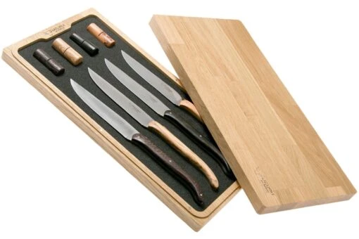 Laguiole En Aubrac Set De Couteaux à Steak 4 Pièces Avec Portes-couteaux En Bois -Les Couteaux Soldes AU4MC99SHMI 01 laguiole en aubrac scaled